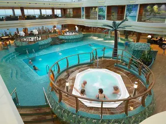 地中海幻想曲号