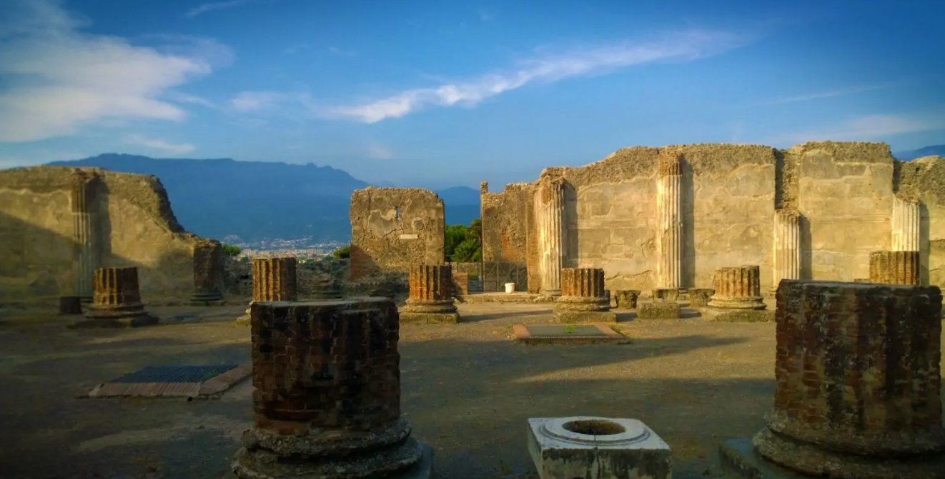 地中海幻想曲号