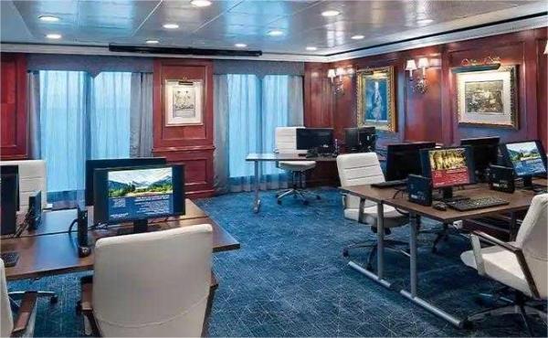 宪章号网络中心图片