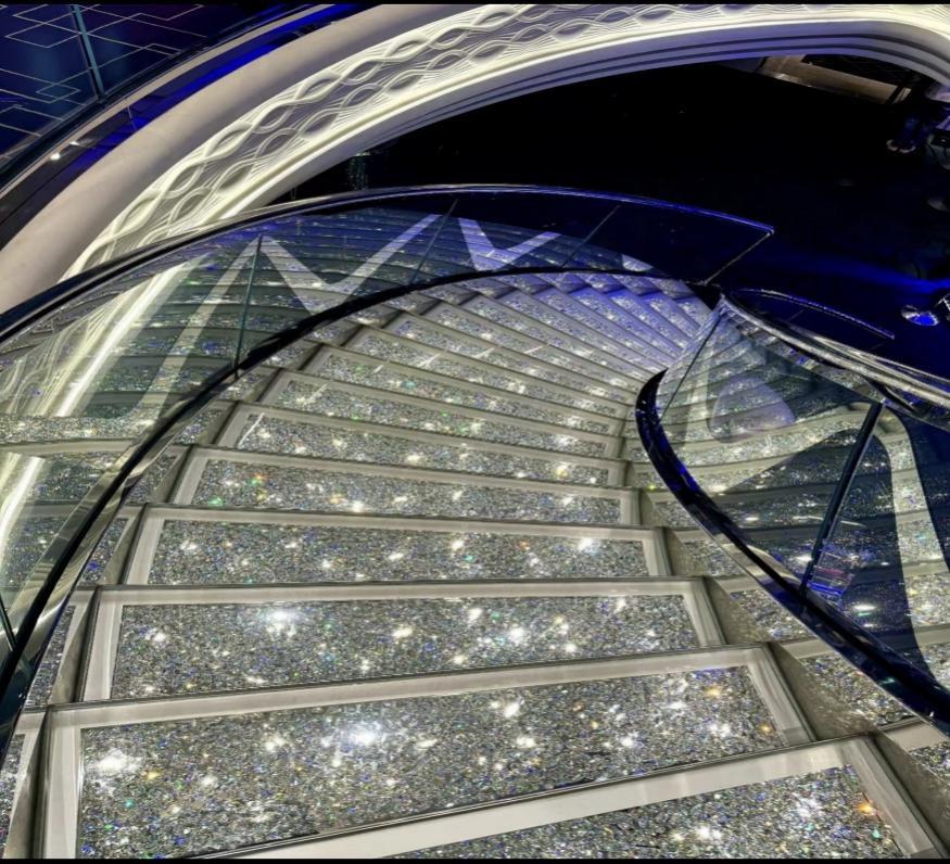 地中海荣耀号水晶楼梯