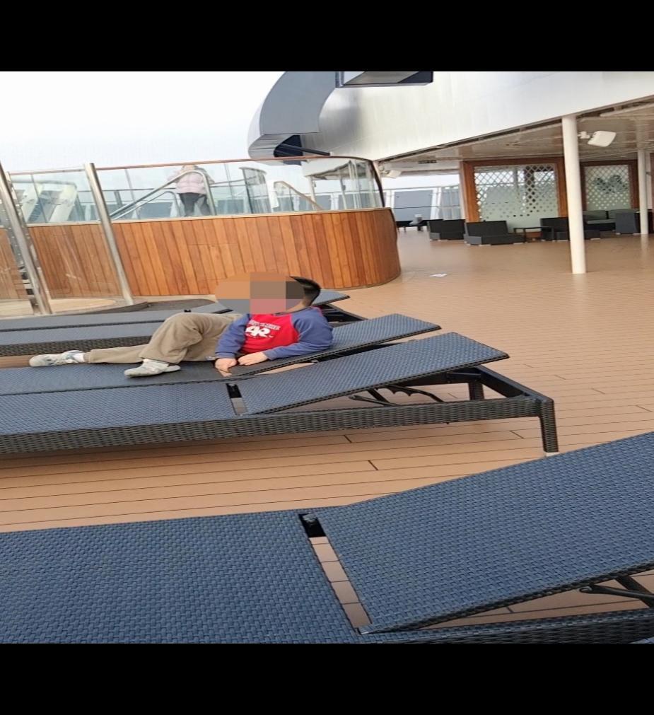 地中海荣耀号休息区