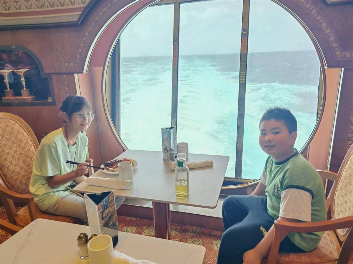 爱达地中海号游客照4