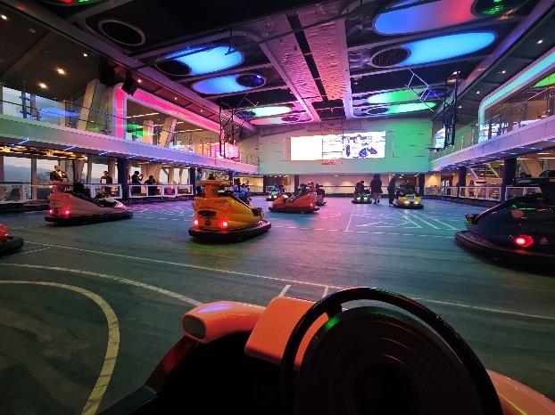 海洋赞礼号碰碰车