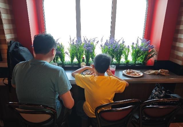 海洋赞礼号父子照2