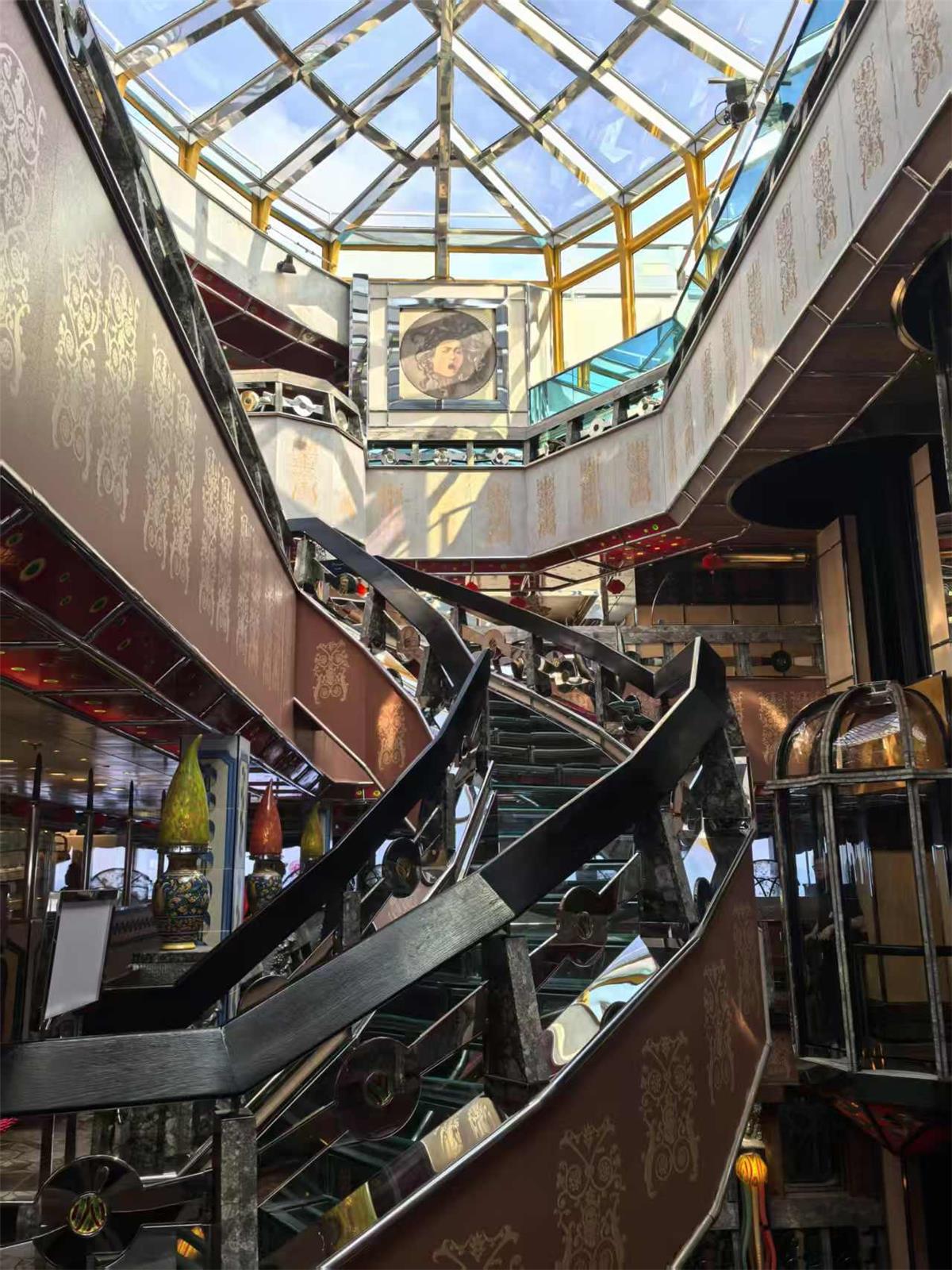 爱达地中海楼梯