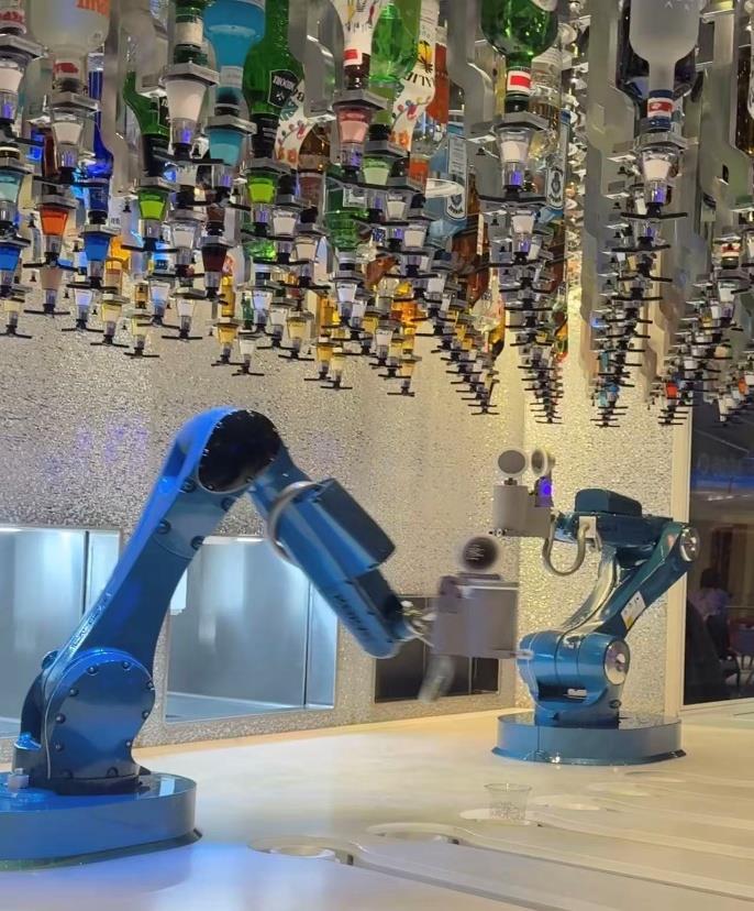 海洋光谱号机器人酒吧