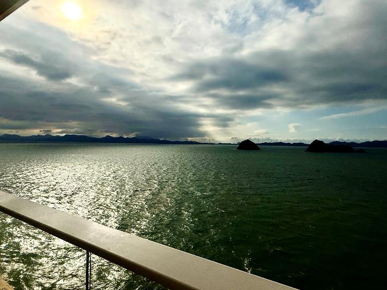 海洋光谱号日出