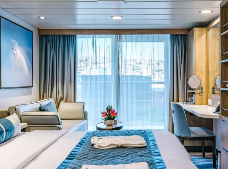 海洋胜利号高 级阳台房Superior Balcony Stateroom图片