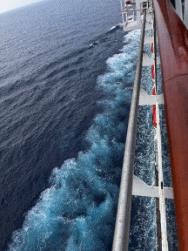 爱达地中海号浪花