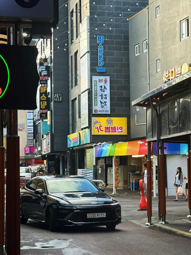 爱达魔都号韩国街头.png