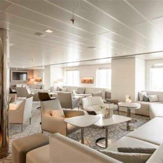 南冠号邮轮中庭