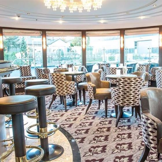 名仕号邮轮全景休息室