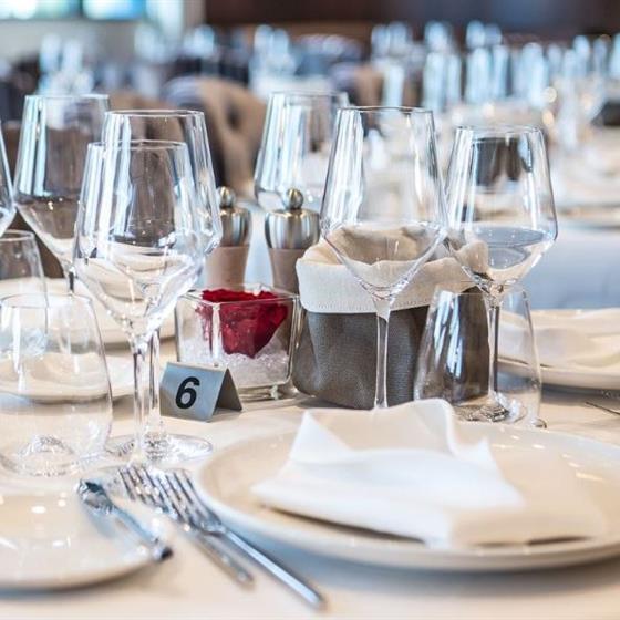 名仕号邮轮主餐厅